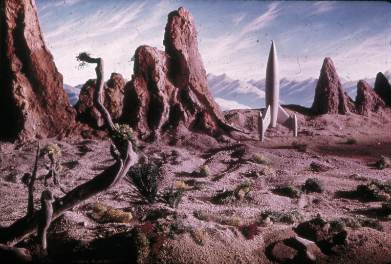 Illustration for article titled Scenes from the 1950s Space Movie That No One Saw